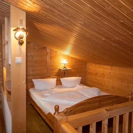 Urige Doppelhaushaelfte 15 *